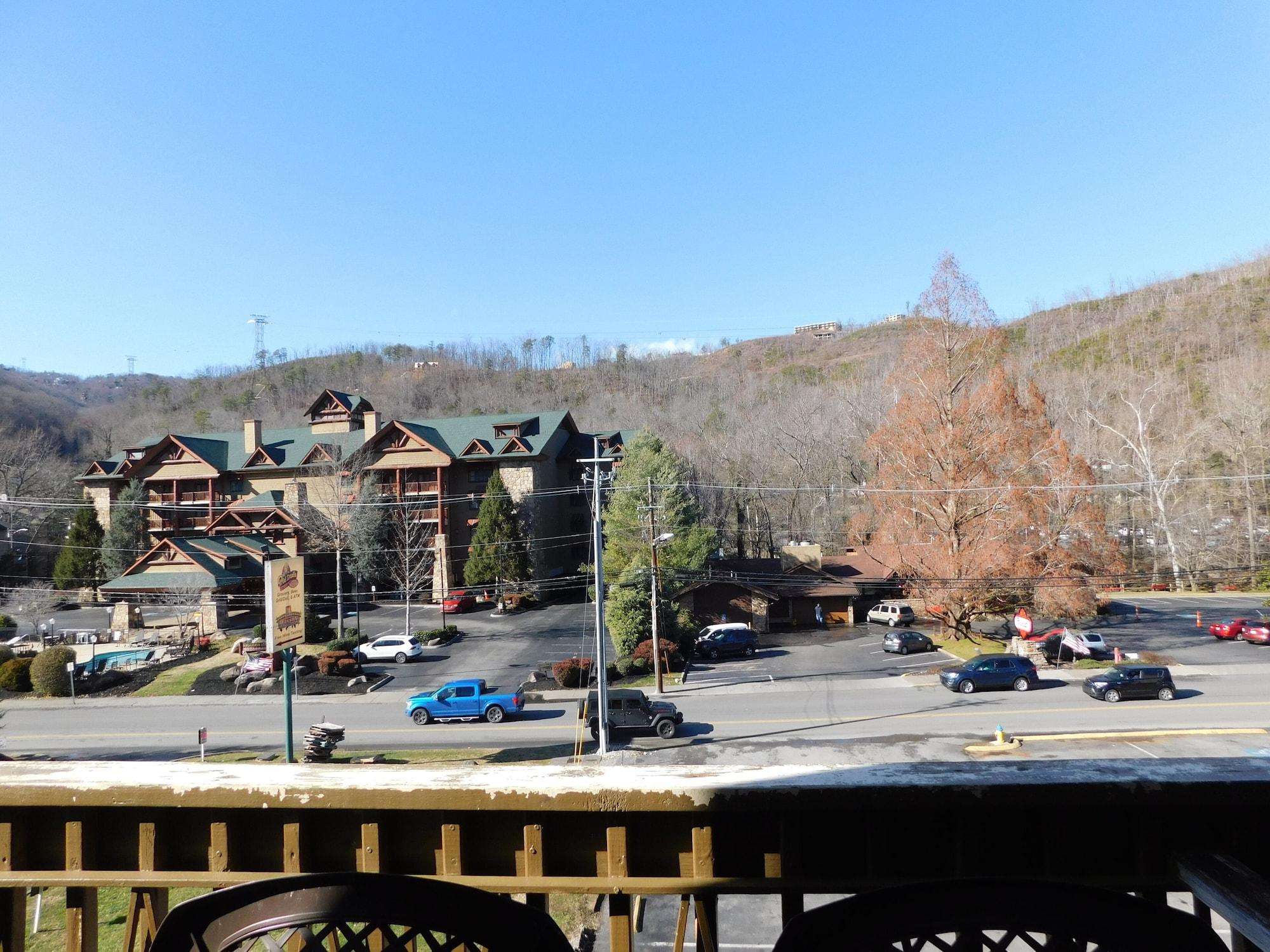 Days Inn & Suites By Wyndham Downtown Gatlinburg Parkway Exteriér fotografie