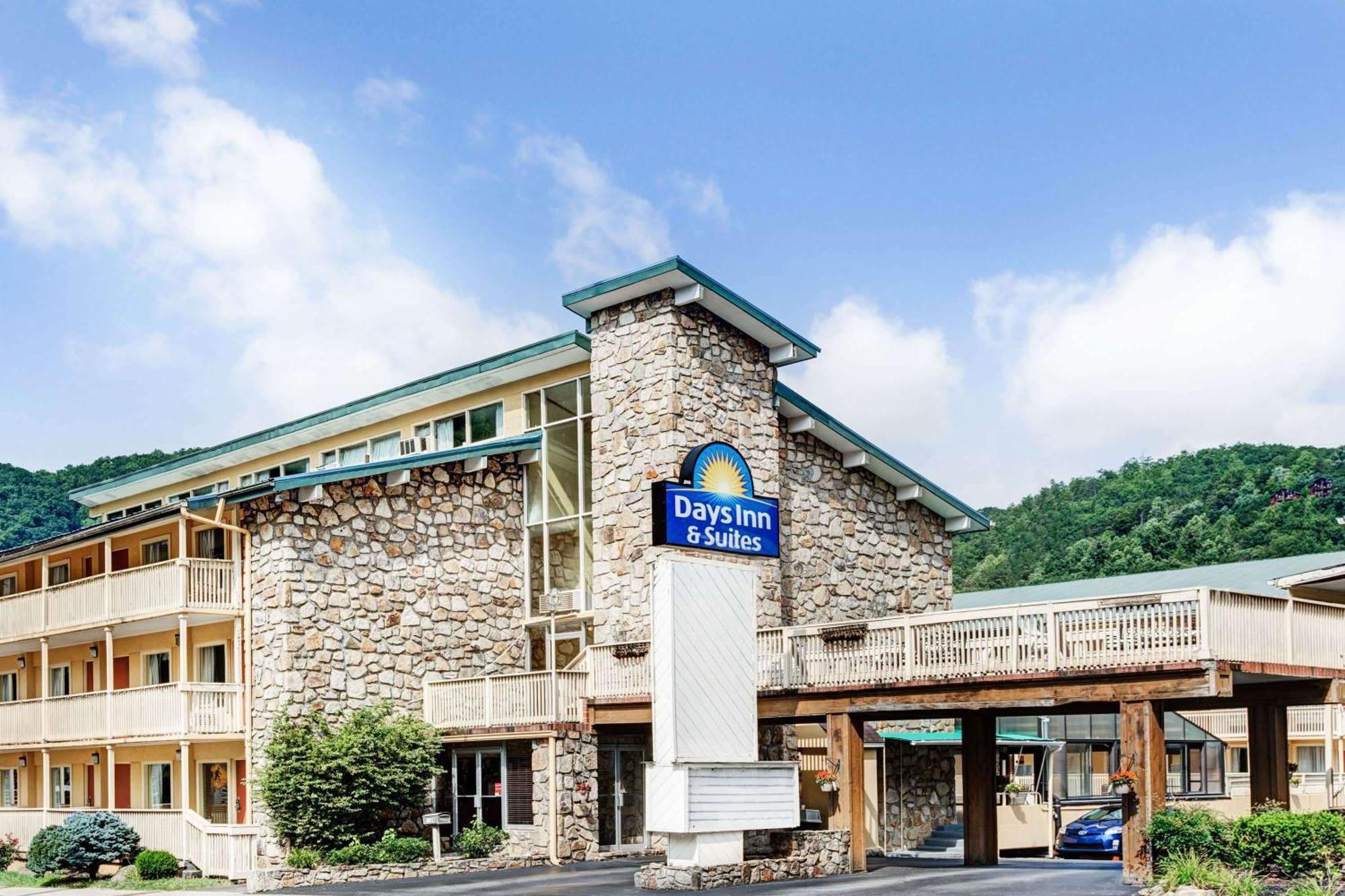 Days Inn & Suites By Wyndham Downtown Gatlinburg Parkway Exteriér fotografie